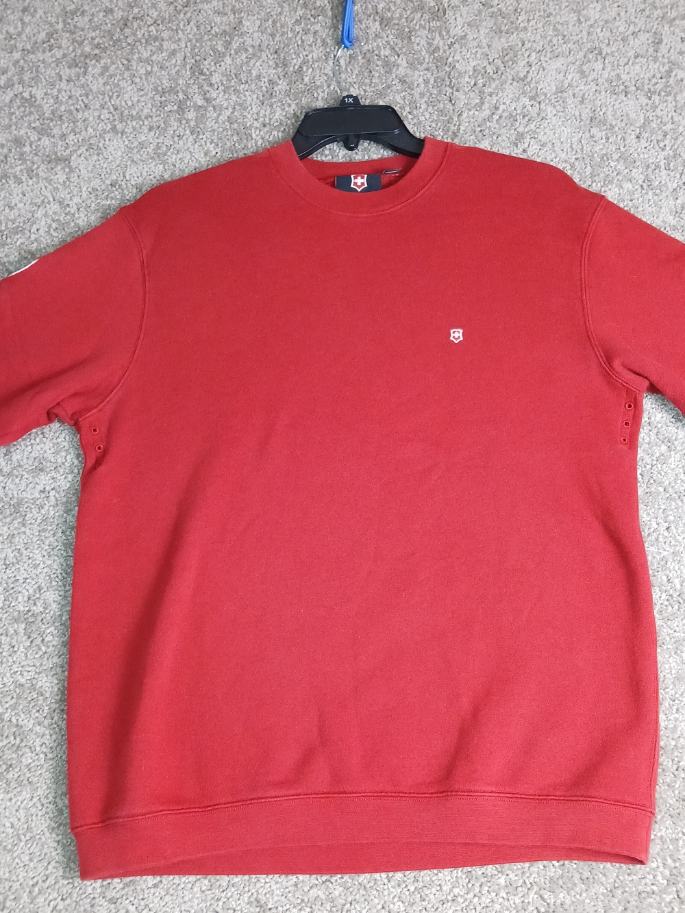 Victorinox‎ Red Men's Crewneck Fleece Sweatshirt with Embroidered Logo - M